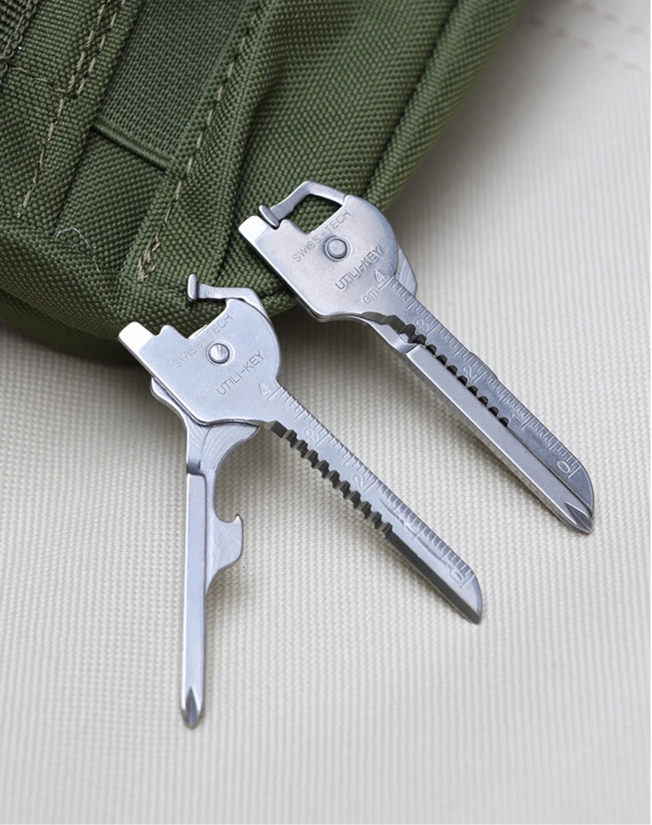 Outil pliant multifonction, ouvre-porte-clés, tournevis EDC 6 en 1 "Wildhik - Carry Key Chain"