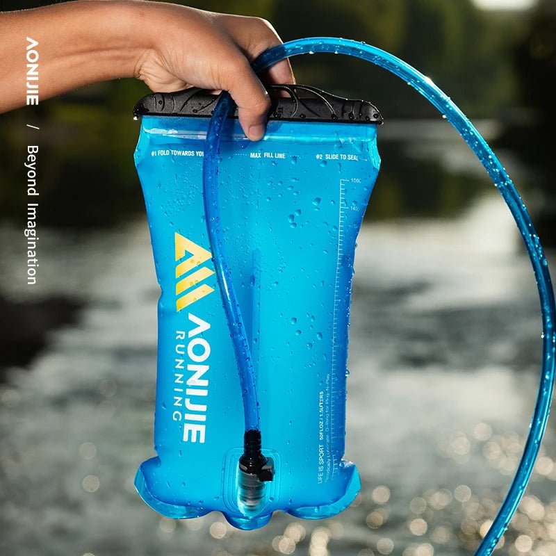 Poche à eau / réservoir d'hydratation sans BPA randonnée course à partir de 1,5L / 110g " Aonijie - SD62" - Planète Rando