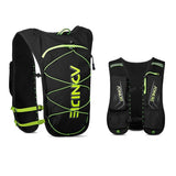 Le gilet de course d'hydratation noir et vert Aonijie C9107, fabriqué en nylon élasthanne durable, comprend plusieurs poches et des sangles réglables pour un ajustement parfait sous tous les angles.