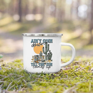 Tasse de camping imprimée en émail 360ml "Camping mug - Adventure life" - Planète Rando