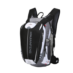 Un Sac à dos imperméable ultraléger 550g "Raptors Sports - Rucksack 18L" pour les aventures outdoor ou les randonnées sur la planète, sur fond blanc neutre.