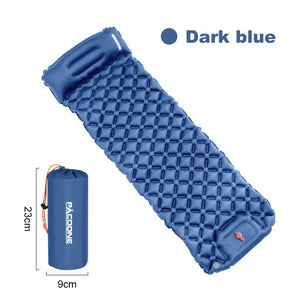 Matelas gonflable de camping / bivouac bleu foncé avec motif losanges. Ce Matelas gonflable de camping / bivouac avec oreiller 550g "PACOONE – SD01" de PACOONE comprend un sac de transport mesurant 23 cm de hauteur et 9 cm de largeur.